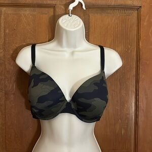 Pink  Victoria’s Secret Camo Wear Everywhere T-Shirt Bra Lightly Lined Size 34DD
